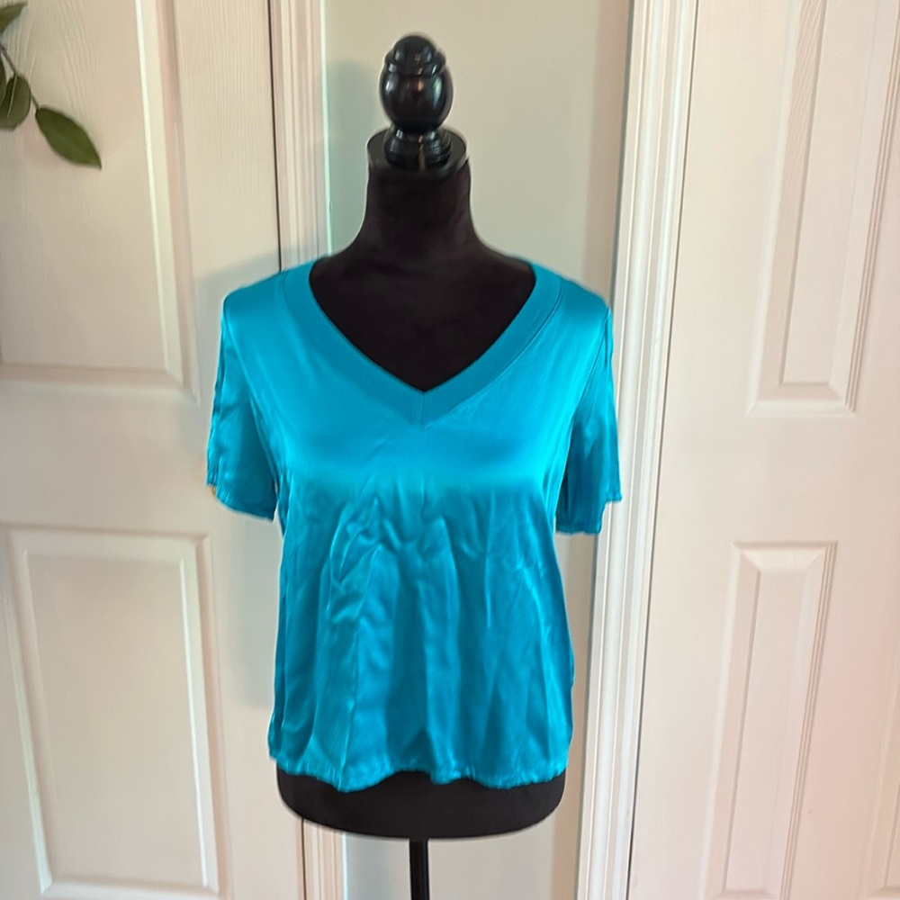 NWOT Michael Stars Blue Shiny Satin Stretch V Neck Tee- Size XS